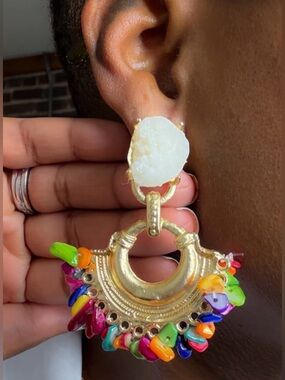 Gold Hoop Earrings with Multicolor Shell Chips  Boho Style New